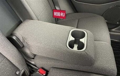 Honda Vezel, 2022 год, 1 490 000 рублей, 13 фотография