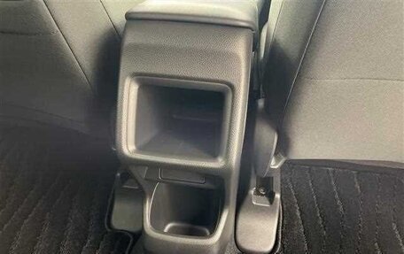 Honda Vezel, 2022 год, 1 490 000 рублей, 19 фотография
