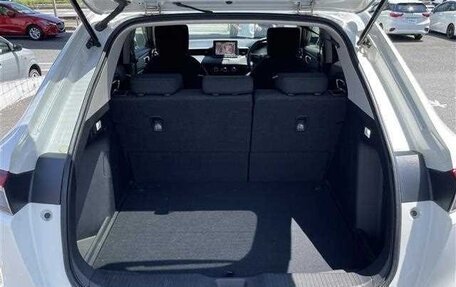 Honda Vezel, 2023 год, 1 680 000 рублей, 12 фотография