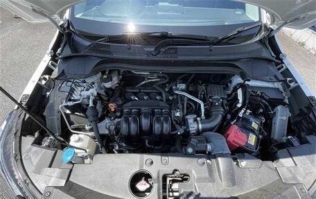 Honda Vezel, 2023 год, 1 680 000 рублей, 14 фотография
