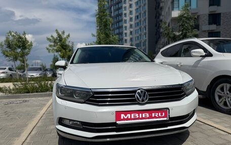 Volkswagen Passat B8 рестайлинг, 2015 год, 1 800 000 рублей, 1 фотография