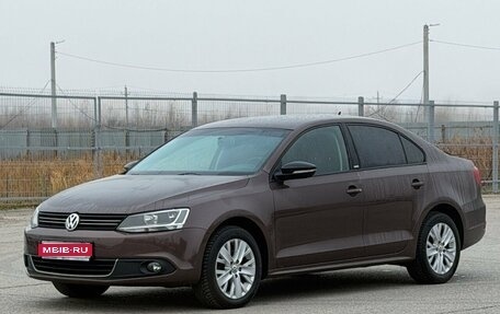 Volkswagen Jetta VII, 2014 год, 865 000 рублей, 1 фотография