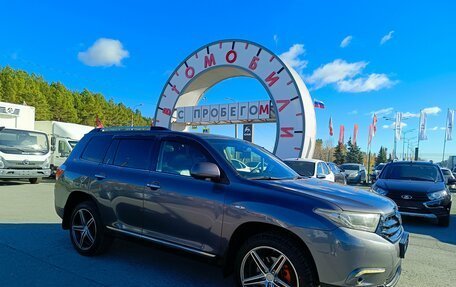 Toyota Highlander III, 2011 год, 2 100 000 рублей, 1 фотография