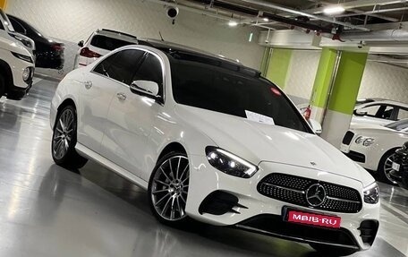 Mercedes-Benz E-Класс, 2022 год, 6 250 000 рублей, 1 фотография