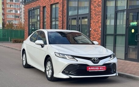 Toyota Camry, 2018 год, 2 680 000 рублей, 1 фотография