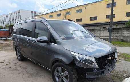 Mercedes-Benz V-Класс, 2022 год, 2 280 000 рублей, 4 фотография
