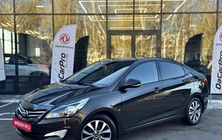 Hyundai Solaris II рестайлинг, 2015 год, 1 060 000 рублей, 1 фотография