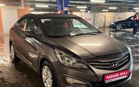 Hyundai Solaris II рестайлинг, 2015 год, 470 000 рублей, 1 фотография