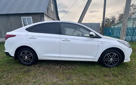 Hyundai Solaris II рестайлинг, 2021 год, 1 359 000 рублей, 6 фотография