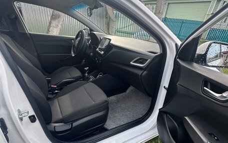 Hyundai Solaris II рестайлинг, 2021 год, 1 359 000 рублей, 9 фотография