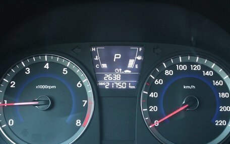 Hyundai Solaris II рестайлинг, 2011 год, 700 000 рублей, 10 фотография