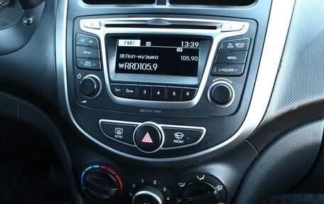 Hyundai Solaris II рестайлинг, 2011 год, 700 000 рублей, 18 фотография