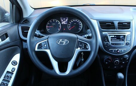 Hyundai Solaris II рестайлинг, 2011 год, 700 000 рублей, 17 фотография