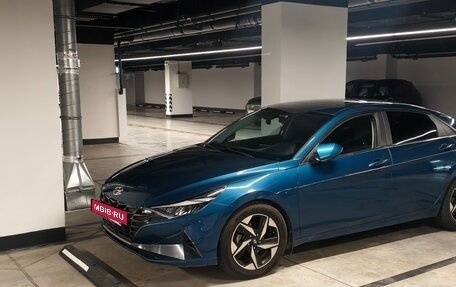 Hyundai Elantra, 2021 год, 1 975 000 рублей, 2 фотография