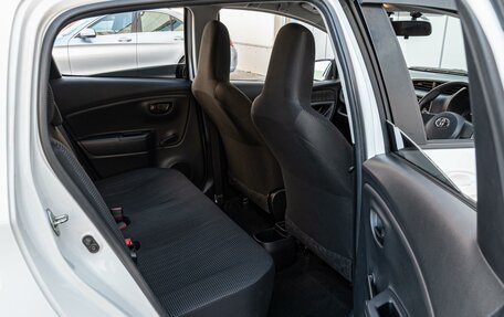 Toyota Vitz, 2018 год, 990 000 рублей, 11 фотография