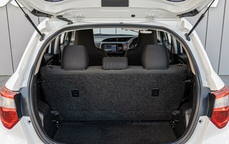 Toyota Vitz, 2018 год, 990 000 рублей, 17 фотография