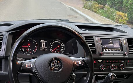 Volkswagen Caravelle T6 рестайлинг, 2016 год, 3 100 000 рублей, 15 фотография