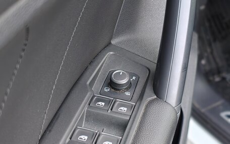 Volkswagen Tiguan II, 2018 год, 2 380 000 рублей, 10 фотография