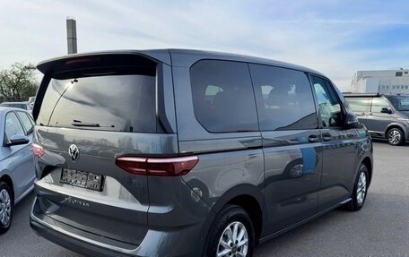 Volkswagen Multivan, 2023 год, 5 050 000 рублей, 4 фотография