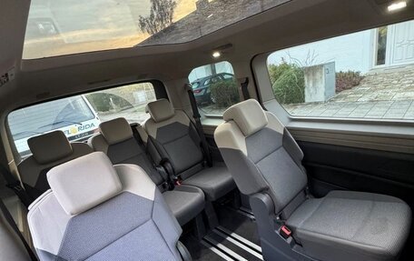 Volkswagen Multivan, 2023 год, 5 050 000 рублей, 9 фотография