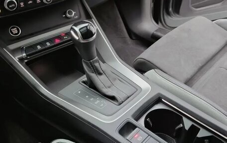 Audi Q3, 2023 год, 2 325 000 рублей, 10 фотография
