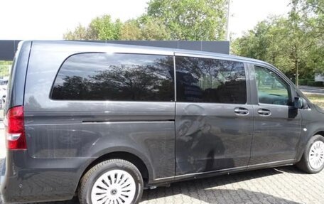 Mercedes-Benz Vito, 2023 год, 3 650 000 рублей, 2 фотография