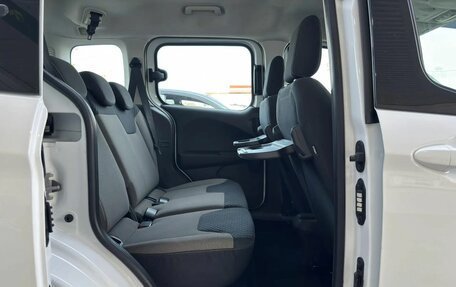 Ford Tourneo Courier I рестайлинг, 2017 год, 999 900 рублей, 15 фотография