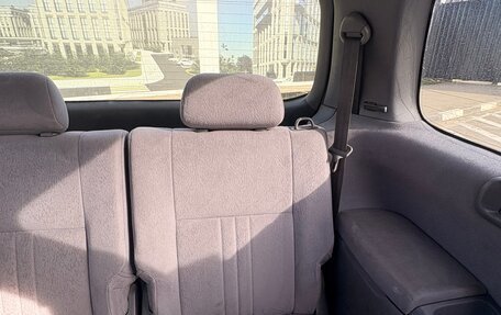 Toyota Gaia, 2000 год, 550 000 рублей, 13 фотография