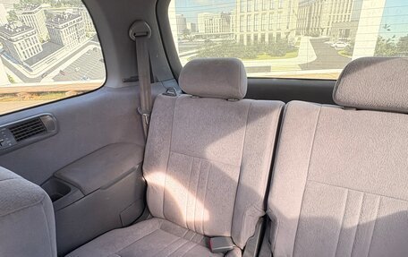 Toyota Gaia, 2000 год, 550 000 рублей, 12 фотография