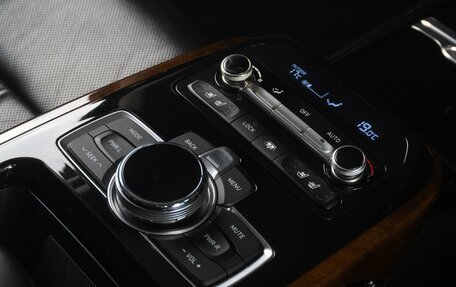Genesis G90 I рестайлинг, 2016 год, 3 299 000 рублей, 14 фотография