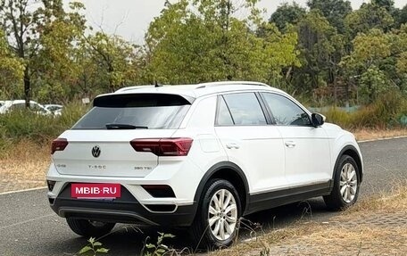 Volkswagen T-Roc I, 2022 год, 1 475 000 рублей, 3 фотография