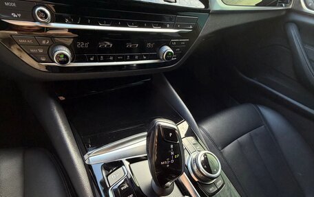 BMW 5 серия, 2018 год, 3 000 000 рублей, 24 фотография
