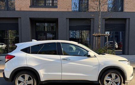Honda Vezel, 2021 год, 2 100 000 рублей, 3 фотография