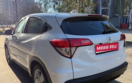Honda Vezel, 2021 год, 2 100 000 рублей, 5 фотография