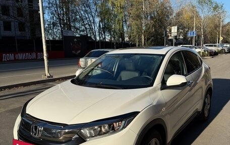 Honda Vezel, 2021 год, 2 100 000 рублей, 6 фотография
