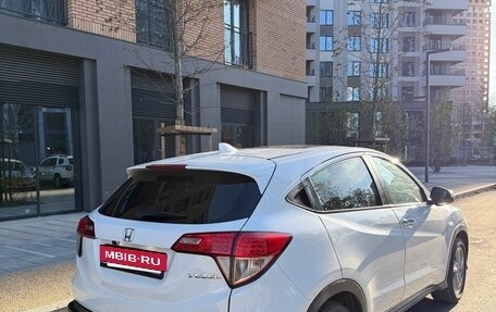 Honda Vezel, 2021 год, 2 100 000 рублей, 4 фотография
