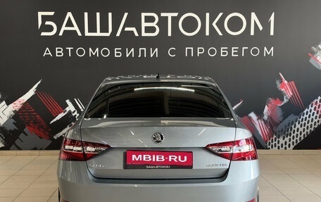 Skoda Superb III рестайлинг, 2018 год, 2 050 000 рублей, 5 фотография