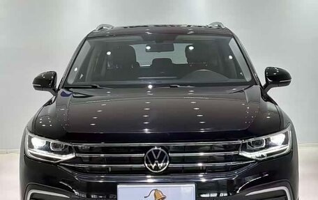 Volkswagen Tiguan II, 2023 год, 2 150 055 рублей, 2 фотография