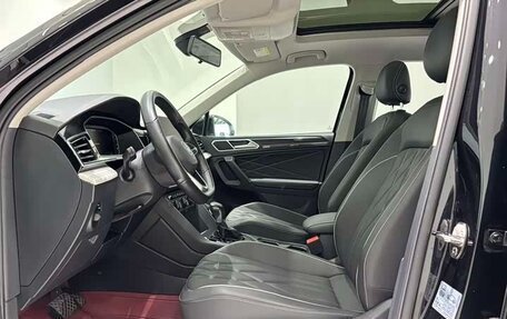 Volkswagen Tiguan II, 2023 год, 2 150 055 рублей, 10 фотография