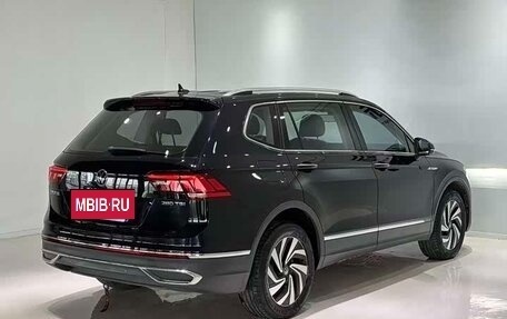 Volkswagen Tiguan II, 2023 год, 2 150 055 рублей, 6 фотография