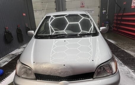 Toyota Platz, 1999 год, 185 000 рублей, 2 фотография