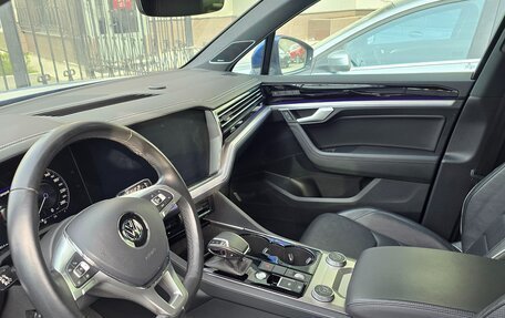 Volkswagen Touareg III, 2018 год, 5 000 000 рублей, 6 фотография