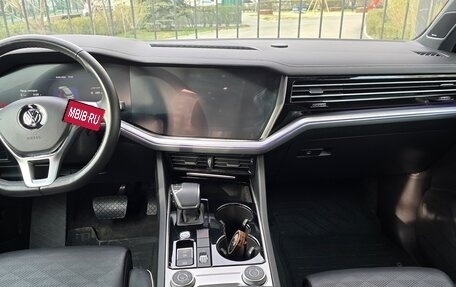 Volkswagen Touareg III, 2018 год, 5 000 000 рублей, 12 фотография