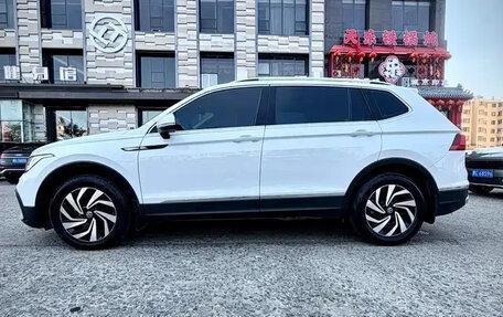 Volkswagen Tiguan II, 2023 год, 2 490 004 рублей, 8 фотография