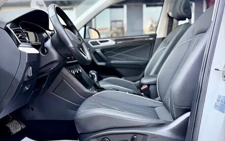 Volkswagen Tiguan II, 2023 год, 2 490 004 рублей, 10 фотография