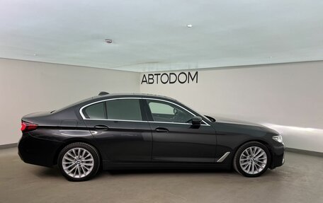 BMW 5 серия, 2022 год, 4 890 000 рублей, 6 фотография