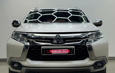 Mitsubishi Pajero Sport III рестайлинг, 2019 год, 2 700 000 рублей, 2 фотография