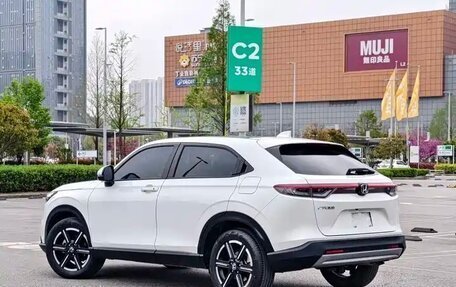 Honda Vezel, 2023 год, 1 520 000 рублей, 3 фотография