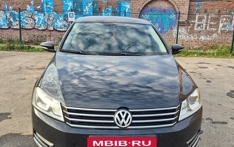 Volkswagen Passat B7, 2012 год, 1 049 000 рублей, 2 фотография