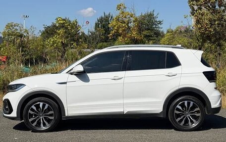 Volkswagen T-Cross I, 2023 год, 1 648 000 рублей, 2 фотография